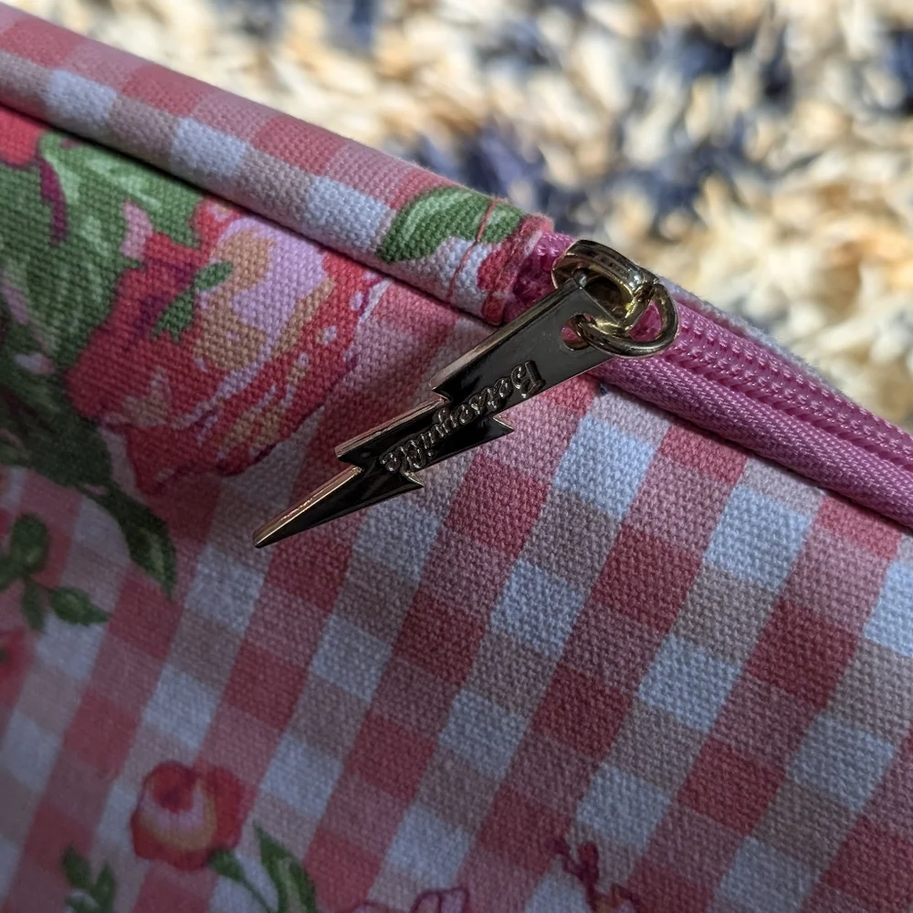 Vintage Pink Floral Gingham Laptop Bag by Betseyville